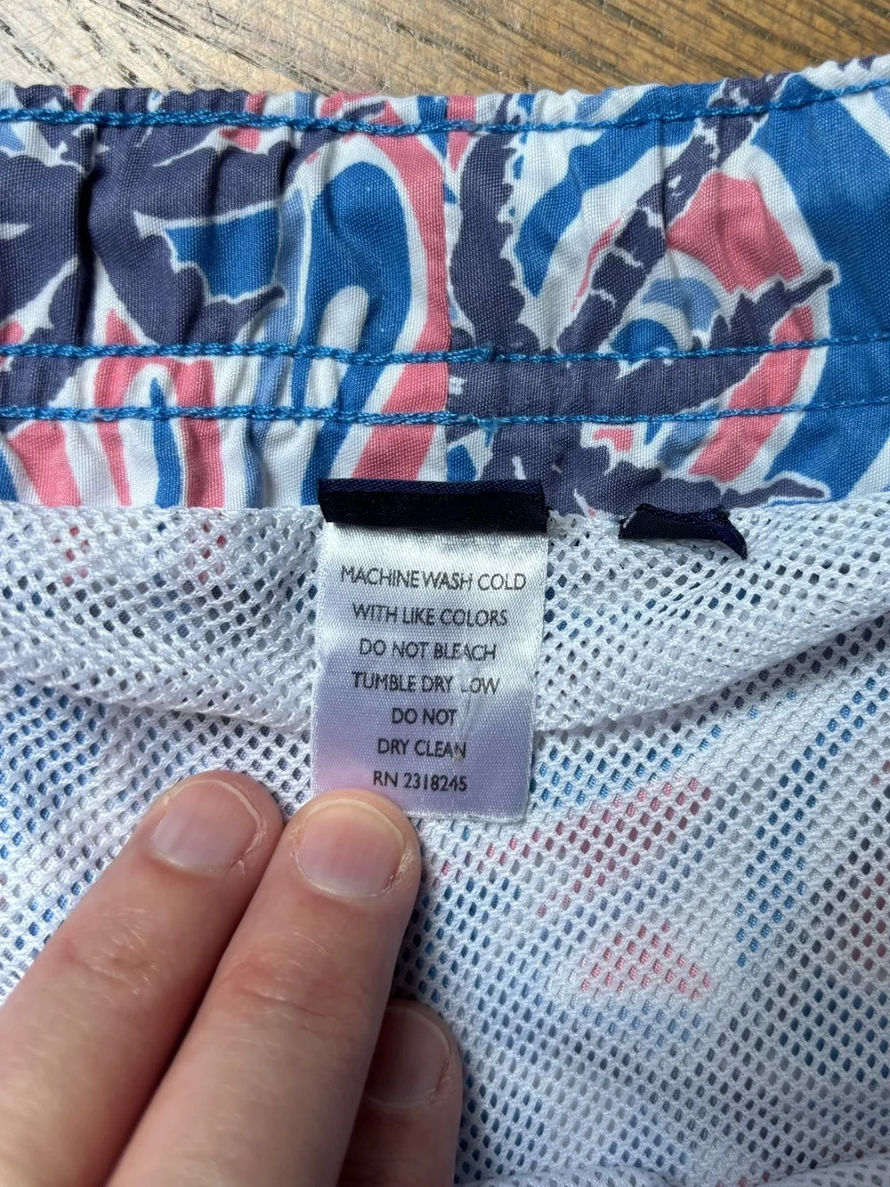 Vineyard Vines Men’s Swim Trunks Pink Blue Palm Tree Print Size Large Beach